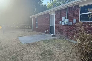703 Mill St, Gainesville, TX 76240 - Photo 2
