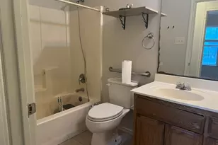 703 Mill St, Gainesville, TX 76240 - Photo 10