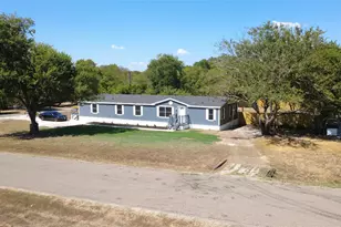701 Lazy Springs Dr, Red Oak, TX 75154 - Photo 2