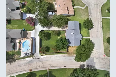 2037 Oakbluff Circle, Carrollton, TX 75007 - Photo 2