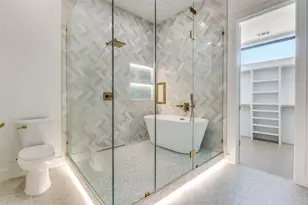 708 W 10th St, Dallas, TX 75208 - Photo 8