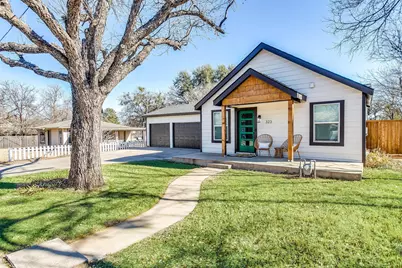 323 S Hannaford Street, Granbury, TX 76048 - Photo 2