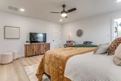 323 S Hannaford Street, Granbury, TX 76048 - Photo 30
