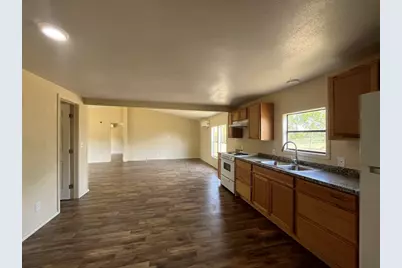 611 E Broadmore Avenue, Wills Point, TX 75169 - Photo 6