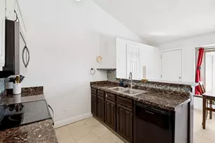 4505 Queen Cir, The Colony, TX 75056 - Photo 6