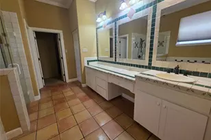 4204 Bluff View Dr, Granbury, TX 76048 - Photo 10