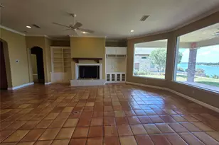 4204 Bluff View Dr, Granbury, TX 76048 - Photo 2