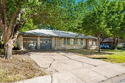 305 Valleyglen Drive, DeSoto, TX 75115 - Photo 2
