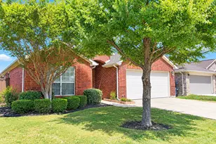 2029 Sunny Side Dr, Little Elm, TX 75068 - Photo 2