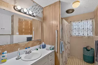 5613 Bonnie Wayne Street, Haltom City, TX 76117 - Photo 14