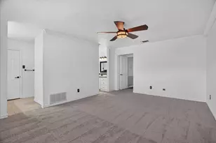 2201 Adams Dr, Arlington, TX 76011 - Photo 18