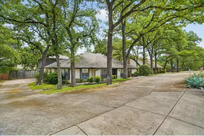 2201 Adams Drive, Arlington, TX 76011 - Photo 2
