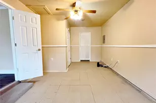 4236 Comanche St, Fort Worth, TX 76119 - Photo 10