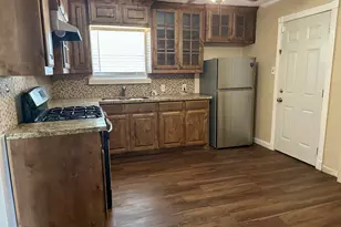 4236 Comanche St, Fort Worth, TX 76119 - Photo 4