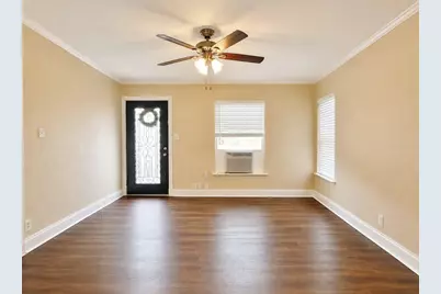 4236 Comanche Street, Fort Worth, TX 76119 - Photo 2
