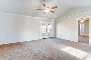 900 Skelly St, Crowley, TX 76036 - Photo 2