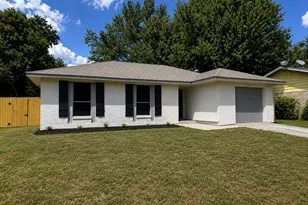 313 Taurus Dr, Cedar Hill, TX 75104 - Photo 2