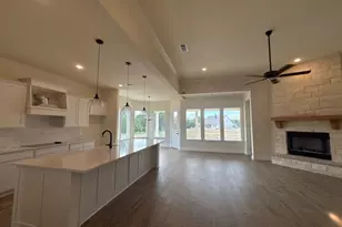 703 Deer Dale Ct, Van Alstyne, TX 75495 - Photo 8
