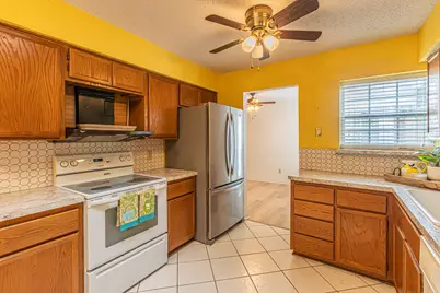 1724 Red Bud Lane, Euless, TX 76039 - Photo 16