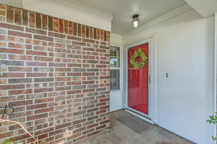 1724 Redbud Ln, Euless, TX 76039 - Photo 2