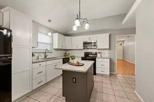 5645 Cancun Dr, North Richland Hills, TX 76180 - Photo 12