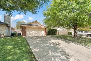 5645 Cancun Dr, North Richland Hills, TX 76180 - Photo 2