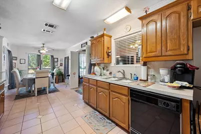 649 E Reindeer Road, Lancaster, TX 75146 - Photo 12