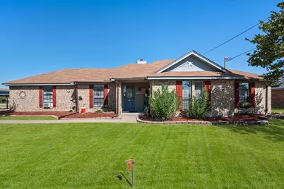 649 E Reindeer Road, Lancaster, TX 75146 - Photo 1