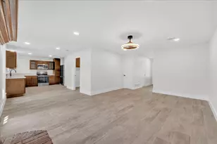 701 E Jacob St, Pilot Point, TX 76258 - Photo 4
