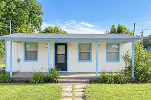 107 W College St, Milford, TX 76670 - Photo 1