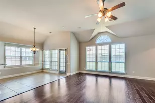 2812 Pino, Grand Prairie, TX 75054 - Photo 8