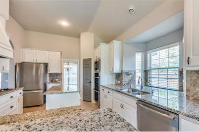 2812 Pino, Grand Prairie, TX 75054 - Photo 6