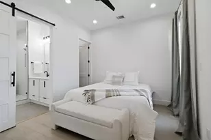 145 N Henderson Ave, Dallas, TX 75214 - Photo 6