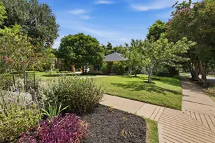 1430 S Montreal Ave, Dallas, TX 75208 - Photo 1