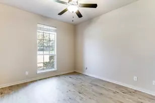315 Castle Hill Dr, Burleson, TX 76028 - Photo 20