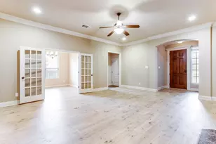 315 Castle Hill Dr, Burleson, TX 76028 - Photo 6