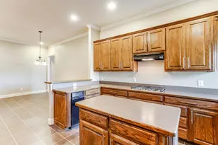 315 Castle Hill Dr, Burleson, TX 76028 - Photo 8