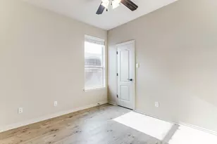 315 Castle Hill Dr, Burleson, TX 76028 - Photo 22