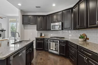 821 Llano Falls Drive, McKinney, TX 75071 - Photo 10