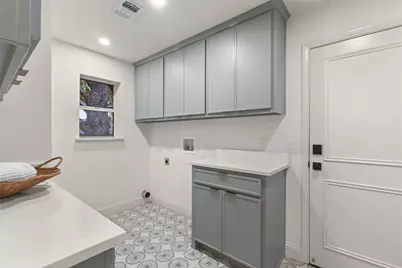 9401 Shady Valley Drive, Dallas, TX 75238 - Photo 36