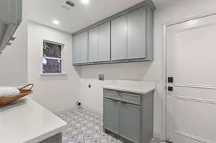 9401 Shady Valley Dr, Dallas, TX 75238 - Photo 36