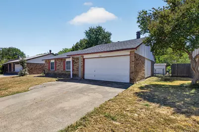 1305 Clark Trail, Grand Prairie, TX 75052 - Photo 2