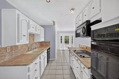 1305 Clark Trail, Grand Prairie, TX 75052 - Photo 12