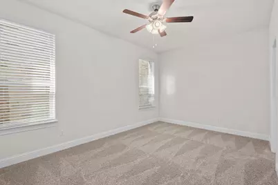 910 Milkweed Drive, Euless, TX 76039 - Photo 8