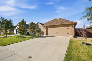 1432 Town Creek Cir, Weatherford, TX 76086 - Photo 4