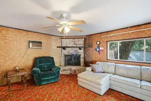 8704 Frontier Ct, Granbury, TX 76048 - Photo 32