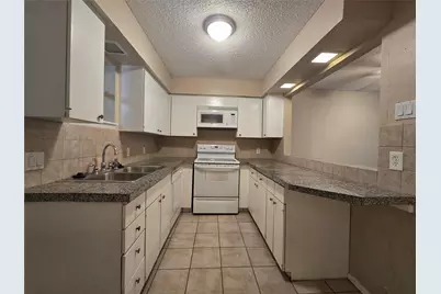 2223 Viewtop Lane #A, Arlington, TX 76012 - Photo 4