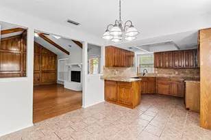 6403 Aires Dr, Arlington, TX 76001 - Photo 16