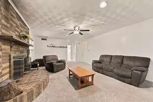 924 Wade Dr, Bedford, TX 76022 - Photo 10