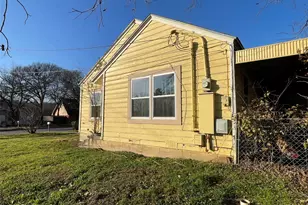 1702 NW 1st Ave, Mineral Wells, TX 76067 - Photo 4